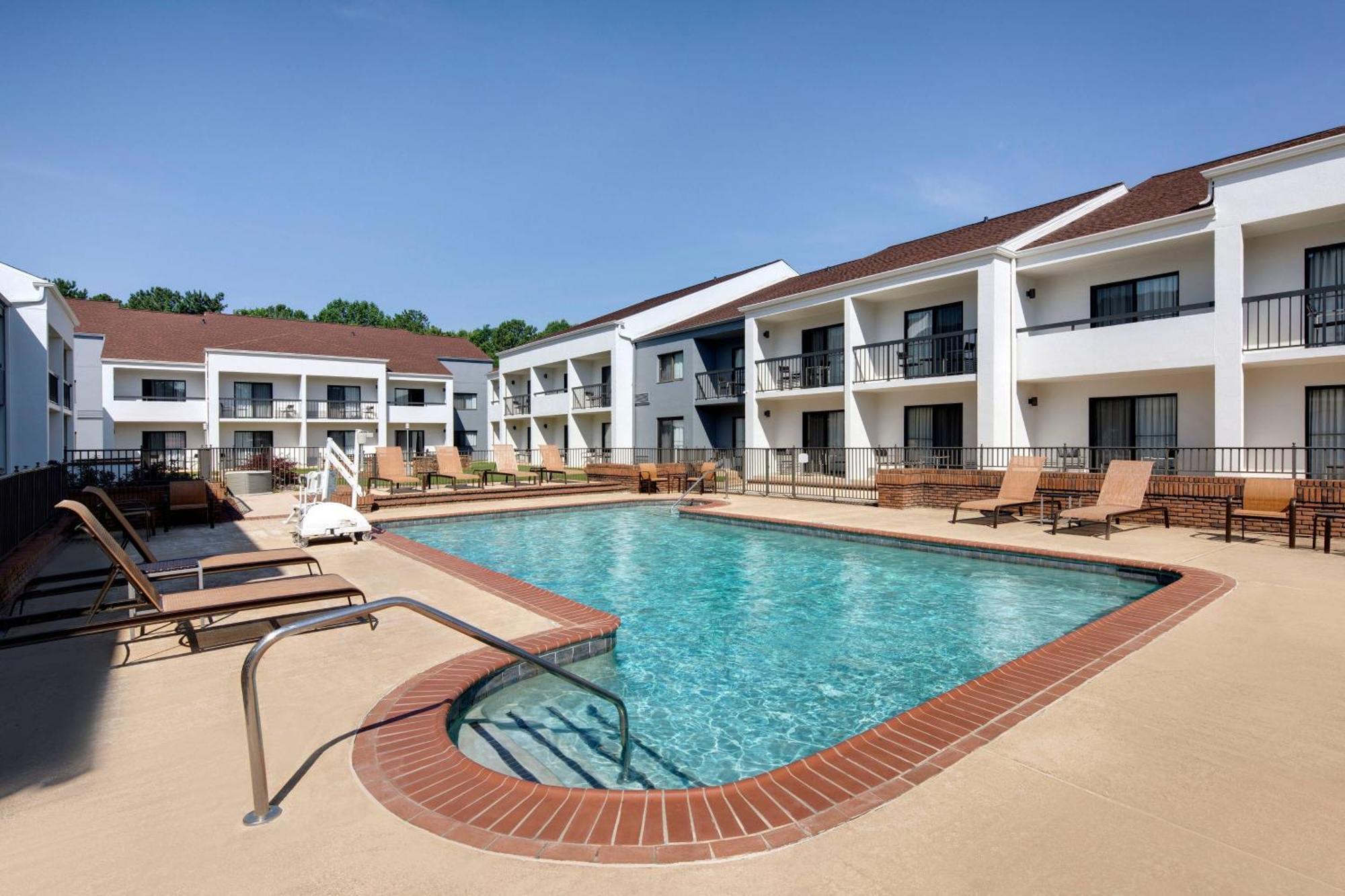 Courtyard Atlanta Norcross/Peachtree Corners Hotel Buitenkant foto